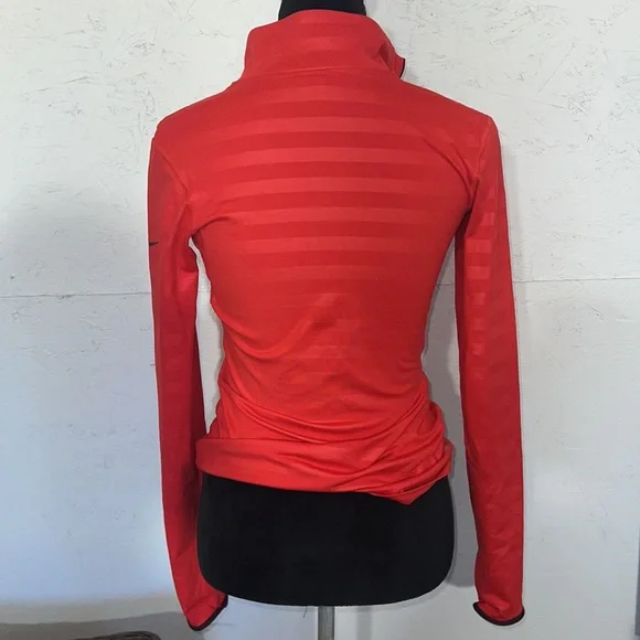 NIKE PRO dri-fit red long sleeved top! Thumb holes. Zipper. New w/o tags. - Picture 4 of 8